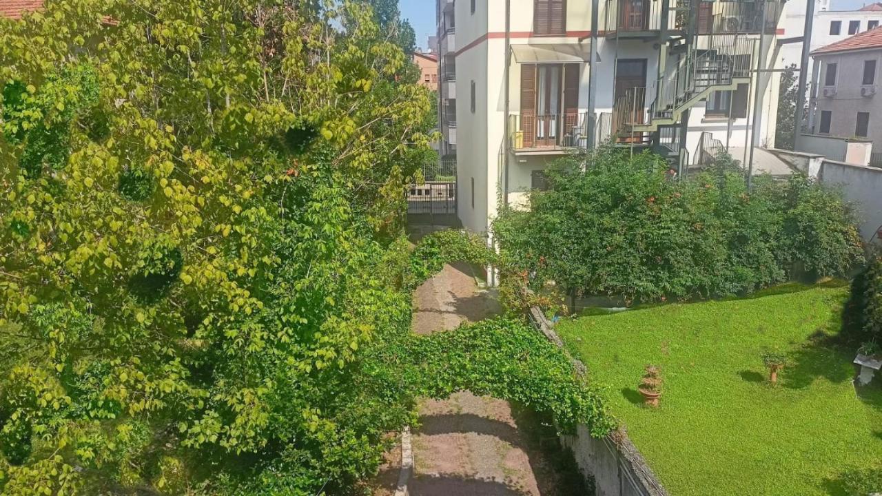 Vialetto V. Pastro 10 Bed & Breakfast Milano Exterior foto